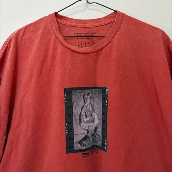 NWOT Urban Outfitters Bill Bernstein New York Photo Graphic Tee Size Large - Picture 6 of 13